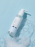 ROUND LAB 1025 Dokdo Cleansing Gel clear gel texture swatch