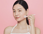 SKIN1004 Poremizing Glow Wrapping Mask applied to the face